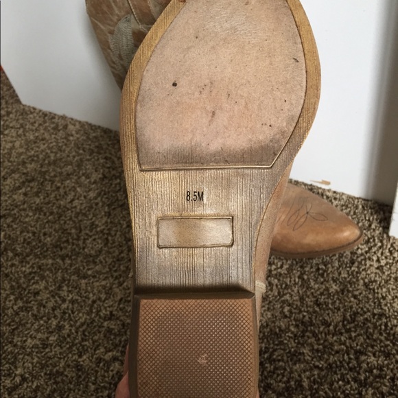 Cowgirl Boots 8.5 - Picture 3 of 4